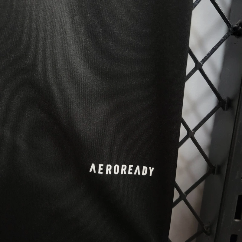 Camisa Liverpool Goleiro 25/26 Preta